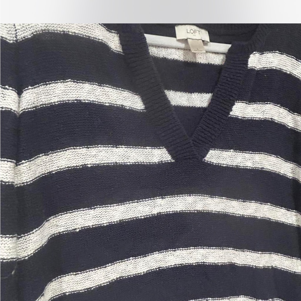 LOFT Navy and White V-Neck Sweater | XS - Picture 3 of 5